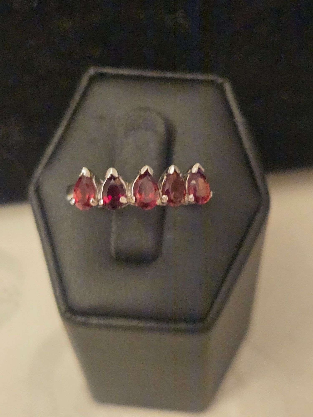 Sterling Silver Red Stones Teardrop Row Ring - Deep Red